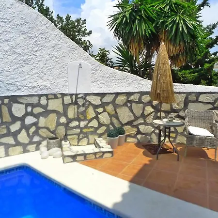 R1262 Betina Nerja