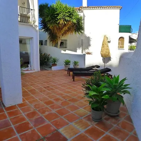 R1262 Betina Nerja